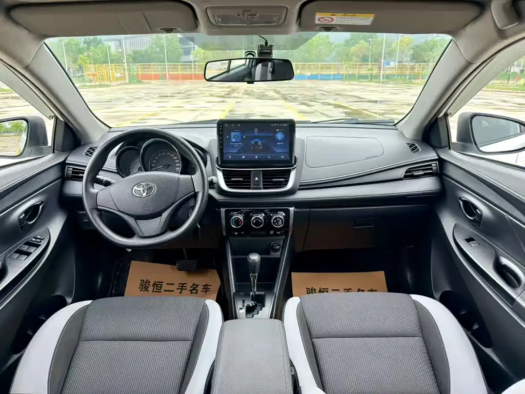 Toyota Yaris L 2020 — фото 8