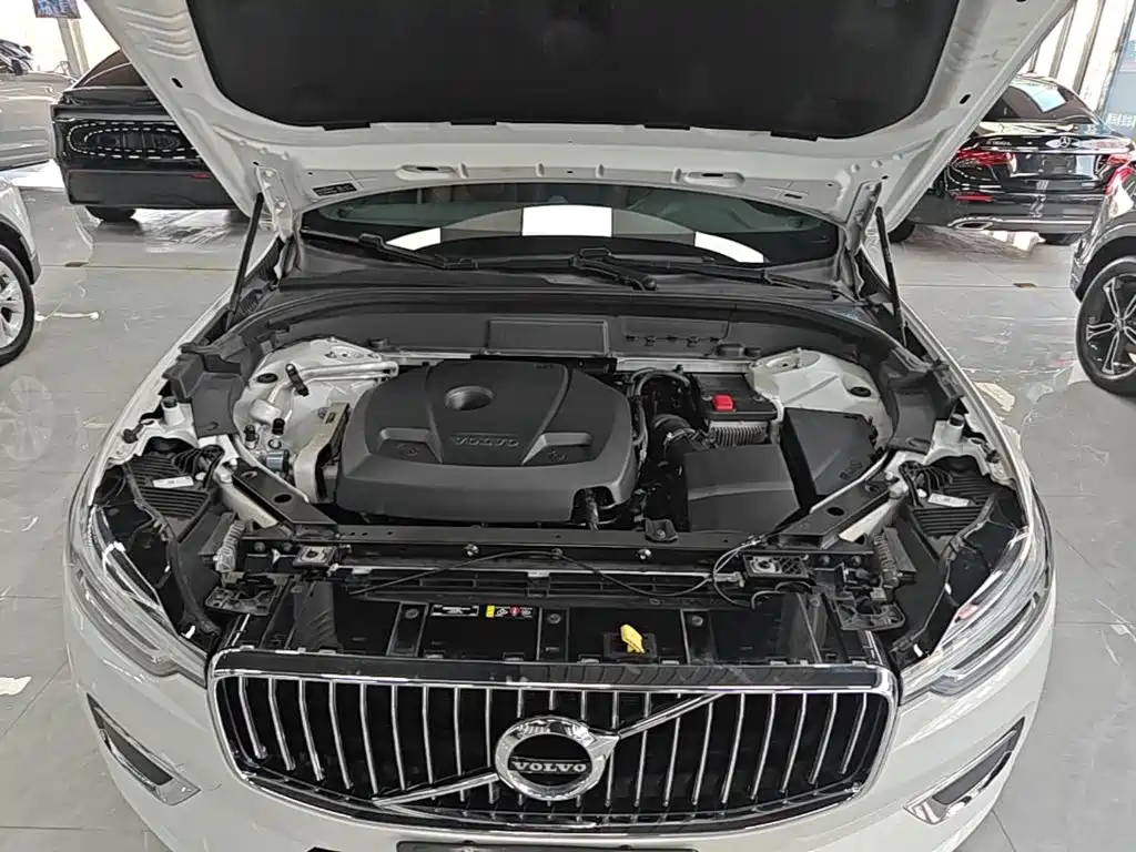 Volvo XC60 2020 — фото 20