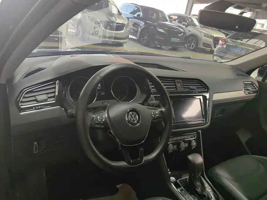 Volkswagen Tiguan L 2019 — фото 13