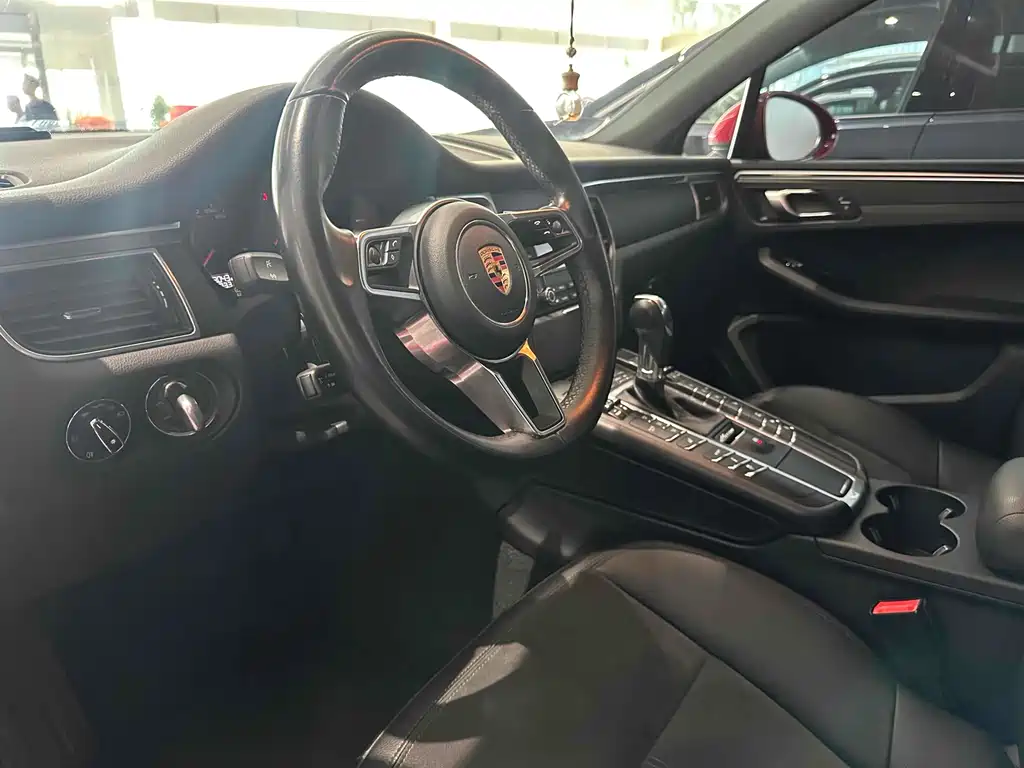 Porsche Macan 2018 — фото 5