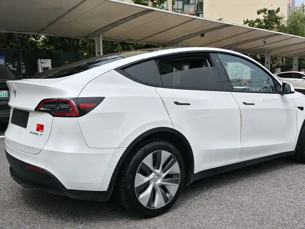 Tesla Model Y 2022 — фото 4