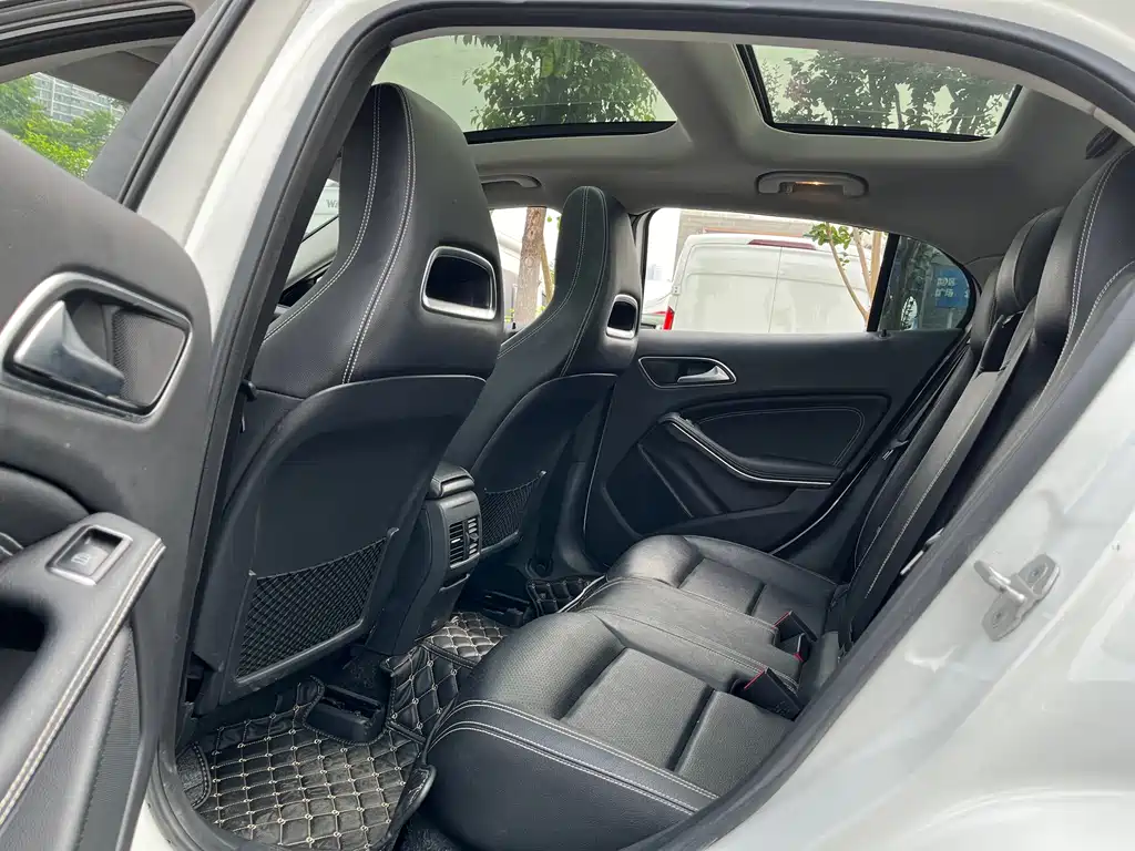 Mercedes-Benz GLA 2016 — фото 15