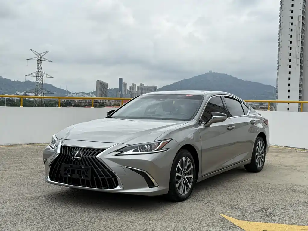 Lexus ES 2024 — фото 1