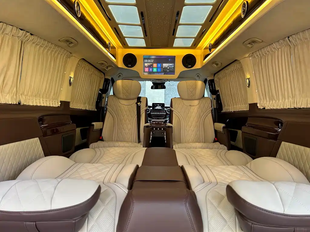 Mercedes-Benz V-Class 2020 — фото 18
