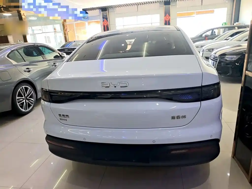 BYD Seal 05 DM-i 2025 — фото 6