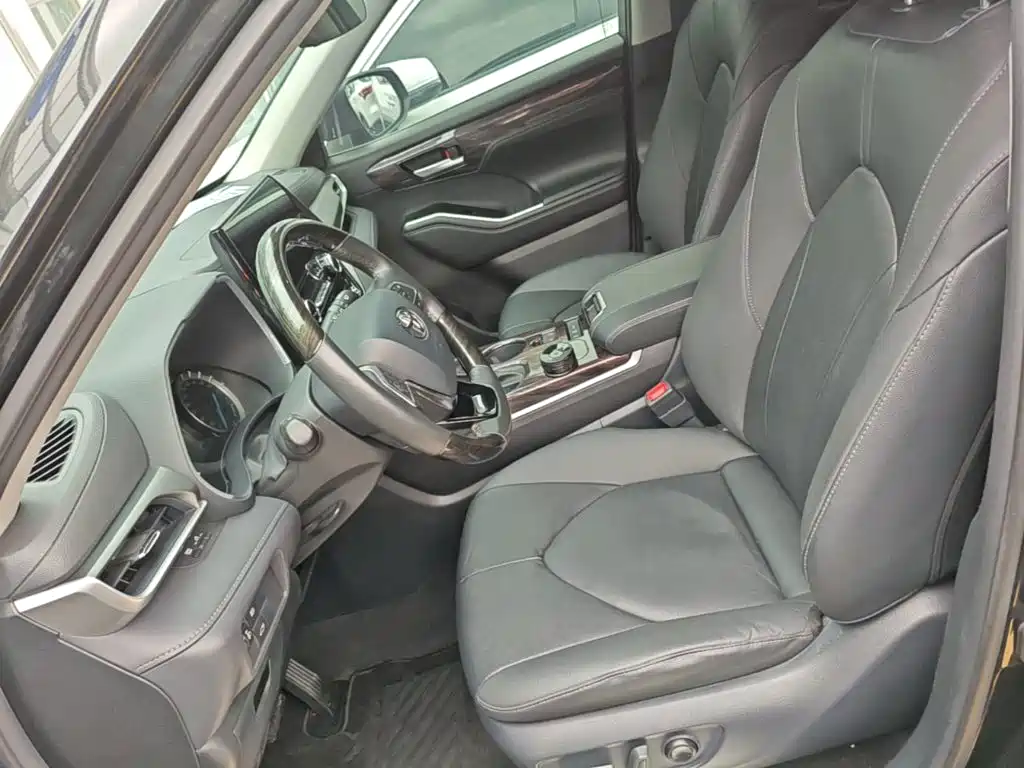 Toyota Highlander 2022 — фото 15