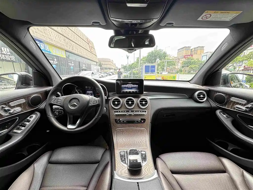 Mercedes-Benz GLC 2017 — фото 15