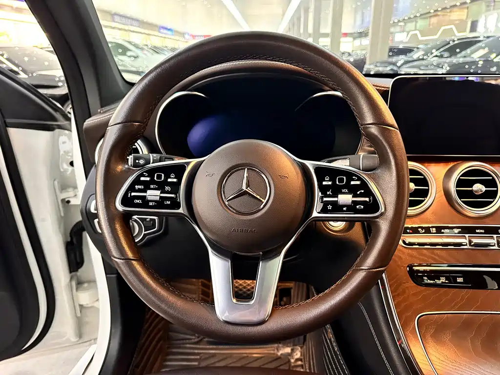 Mercedes-Benz GLC 2019 — фото 11