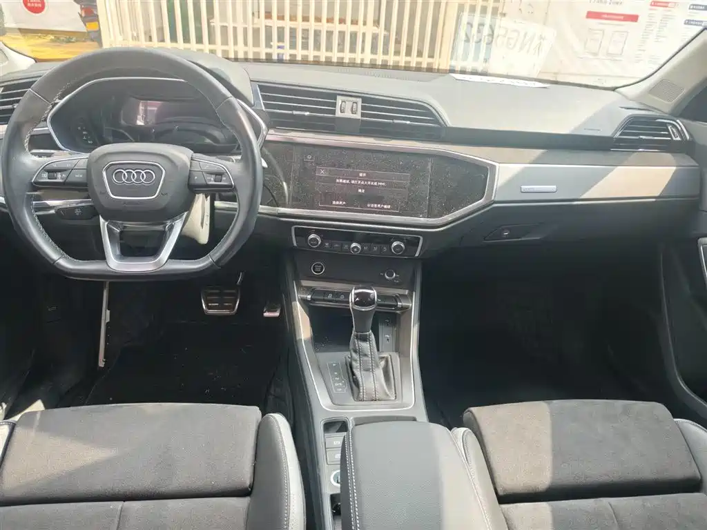 Audi Q3 2023 — фото 2