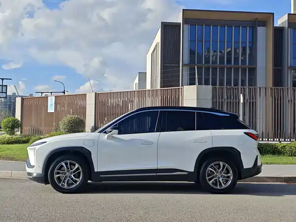 NIO ES6 2020