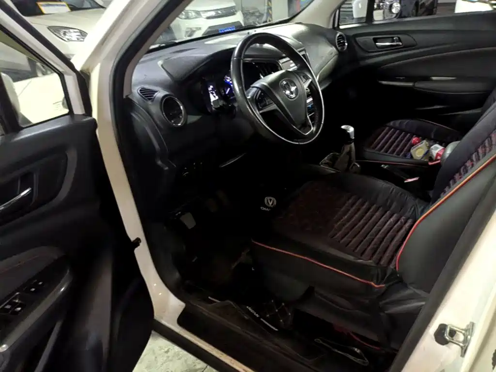 Changan CS15 2017 — фото 16