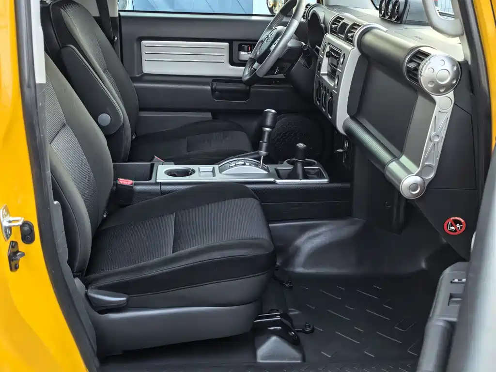 Toyota FJ Cruiser 2019 — фото 9