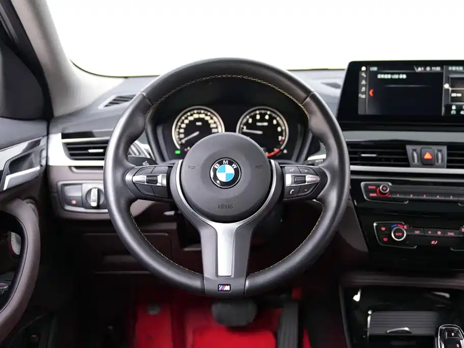 BMW X2 2023 — фото 7
