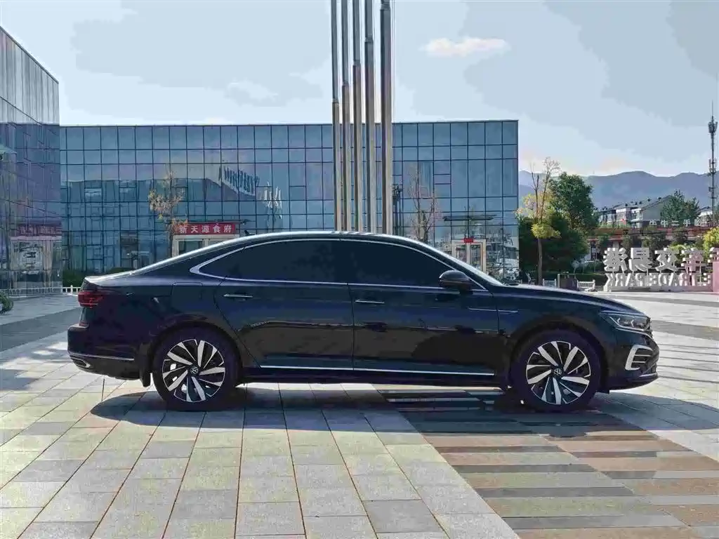 Volkswagen Passat 2025