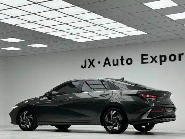 Hyundai Elantra 2023