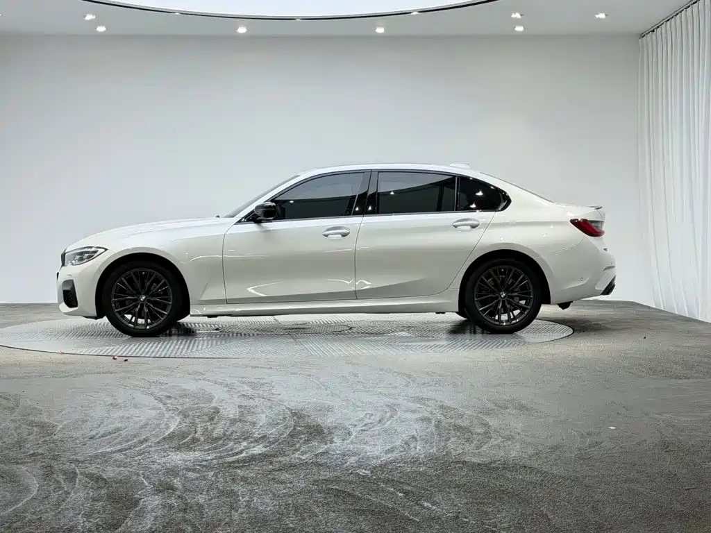 BMW 3 Series 2022 — фото 10
