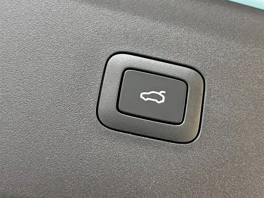Xiaomi YU7 2025 — фото 12