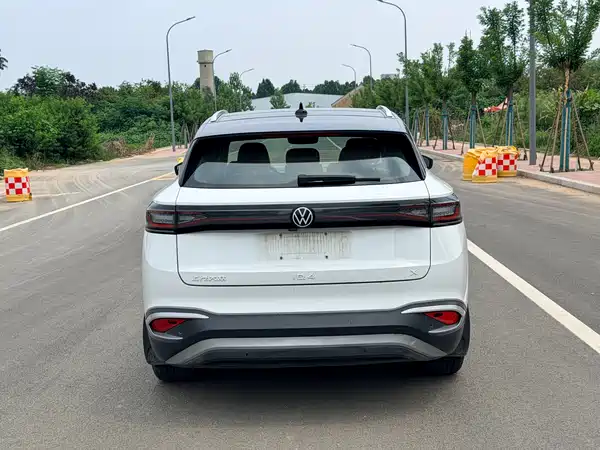 Volkswagen ID.4 X 2024