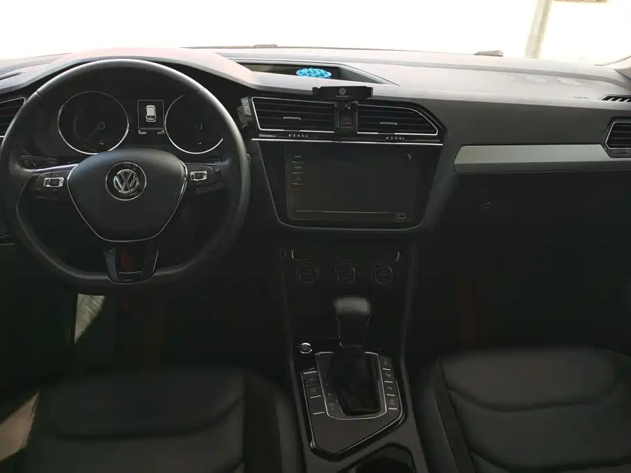 Volkswagen Tiguan L 2019 — фото 12