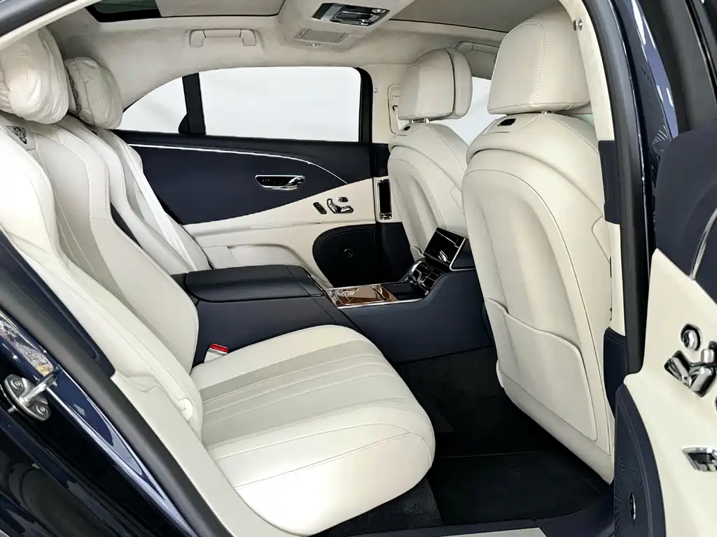 Bentley Flying Spur 2021 — фото 12