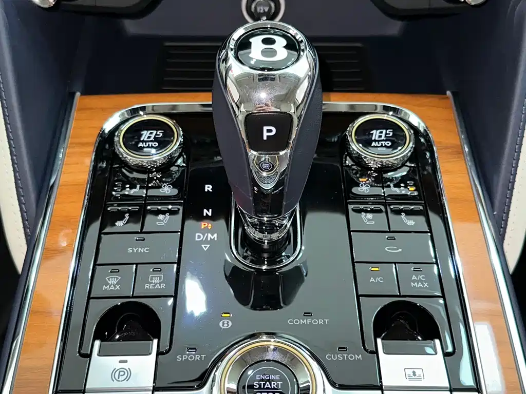Bentley Flying Spur 2021 — фото 17