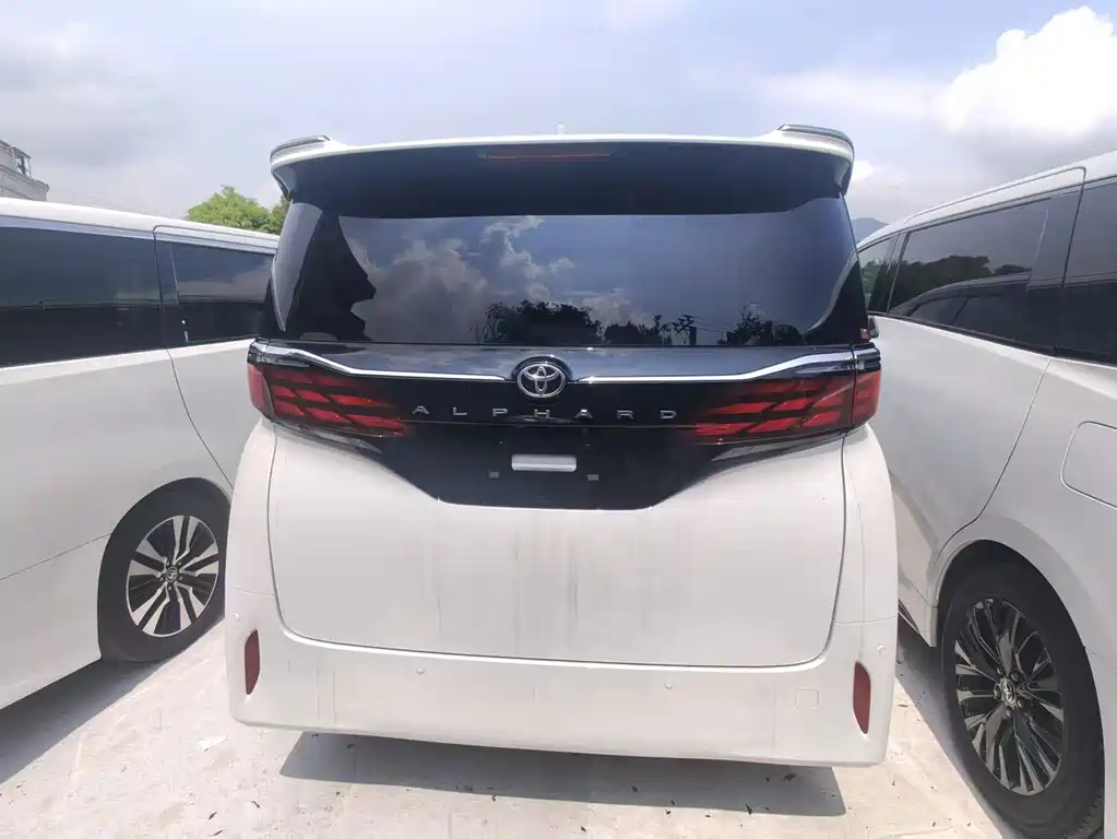 Toyota Alphard 2024 — фото 6