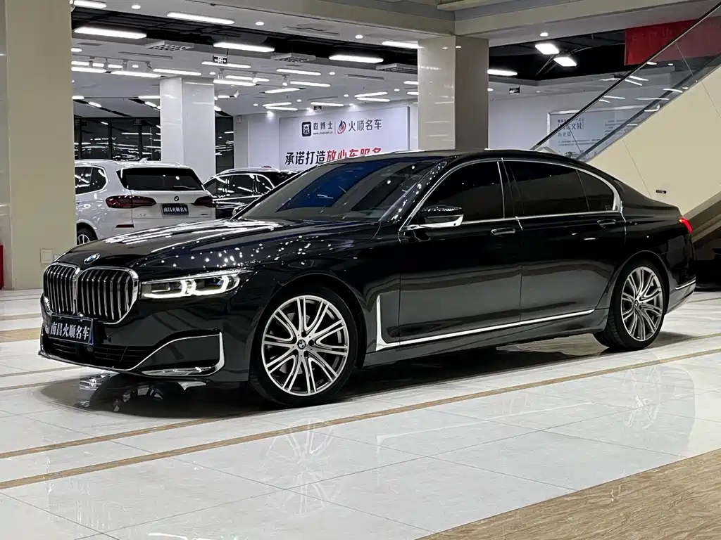 BMW 7 Series 2021 — фото 1