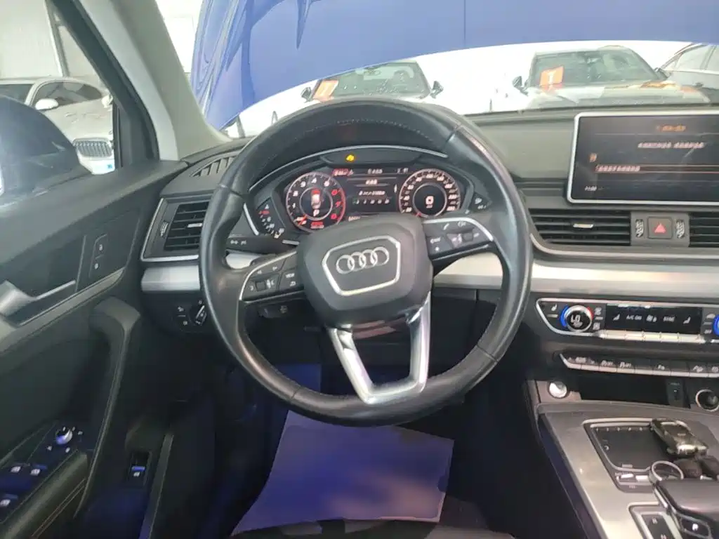 Audi Q5L 2019 — фото 11