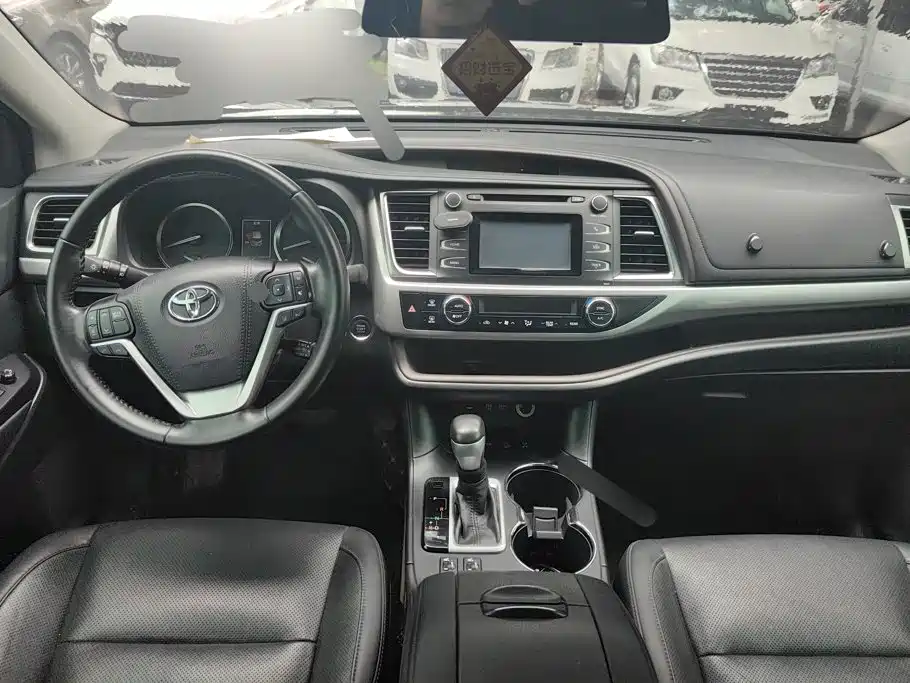 Toyota Highlander 2018 — фото 12