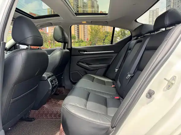 Nissan Teana 2022