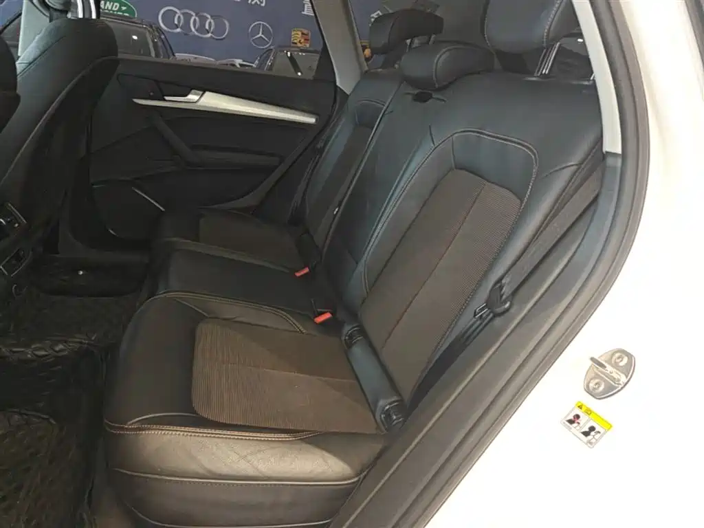 Audi Q5L 2020 — фото 17