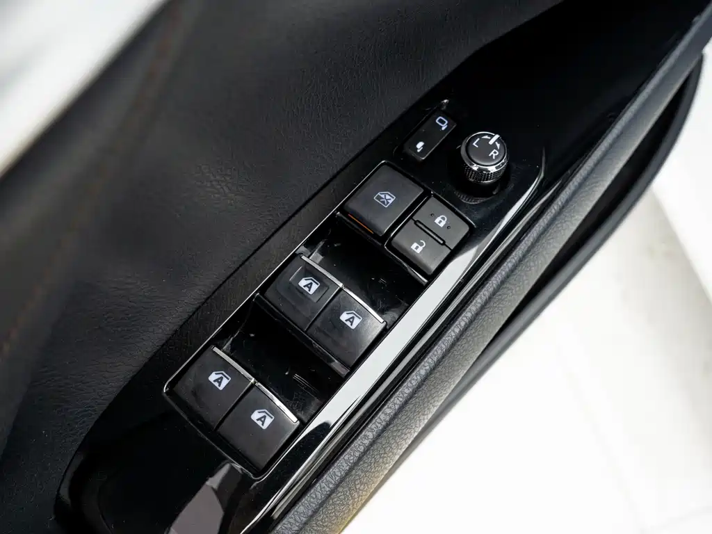 Toyota Camry 2021 — фото 10