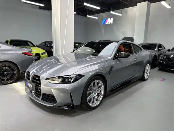 BMW M4 2025