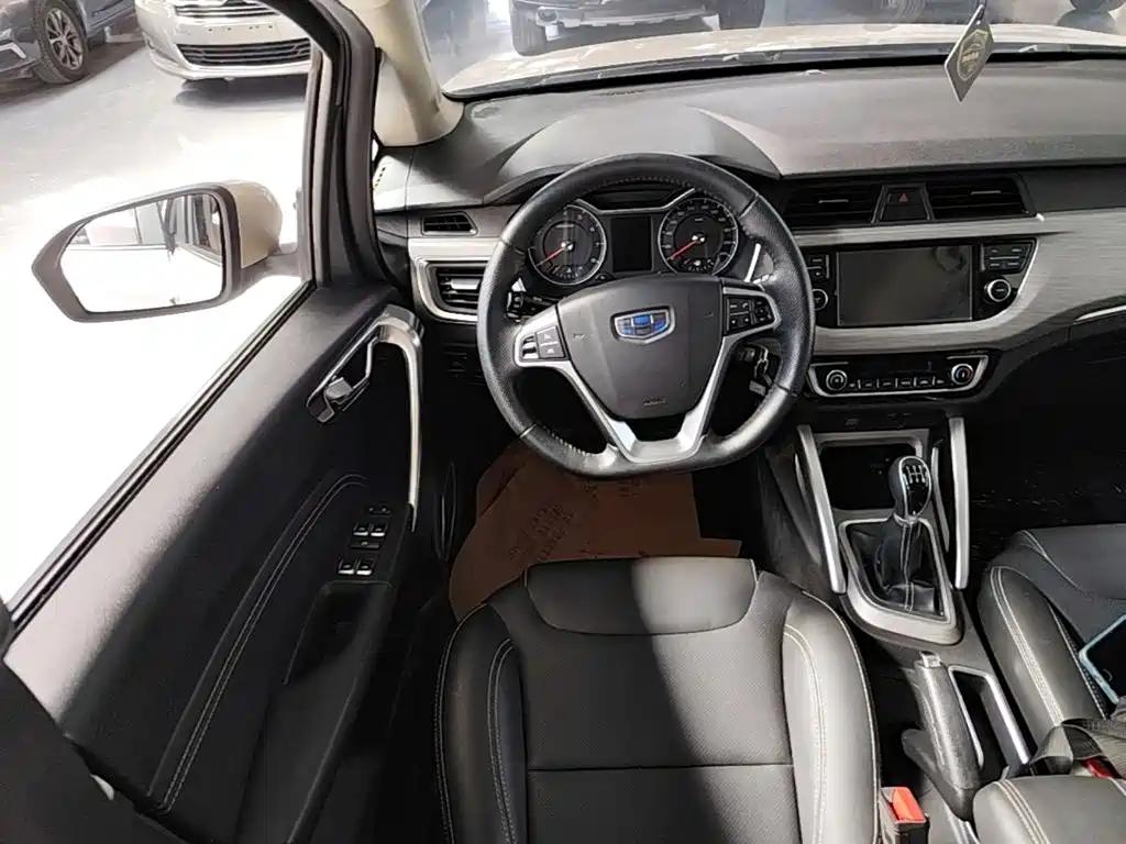 Geely Vision X3 2018 — фото 17