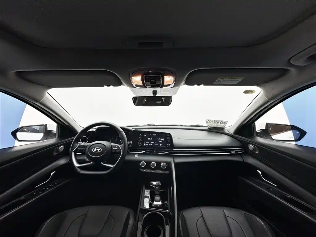 Hyundai Elantra 2024 — фото 10