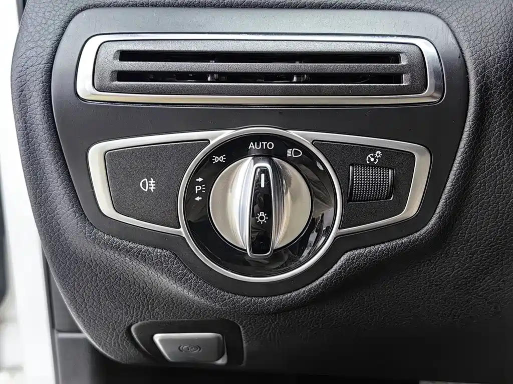 Mercedes-Benz C-Class 2016 — фото 21