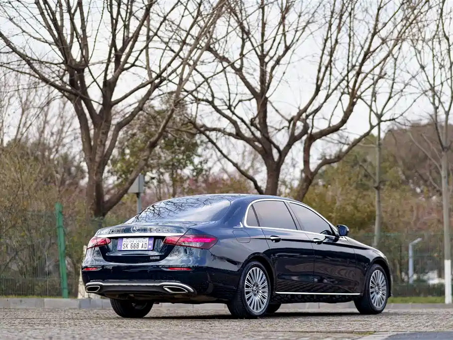 Mercedes-Benz E-Class 2022 — фото 4