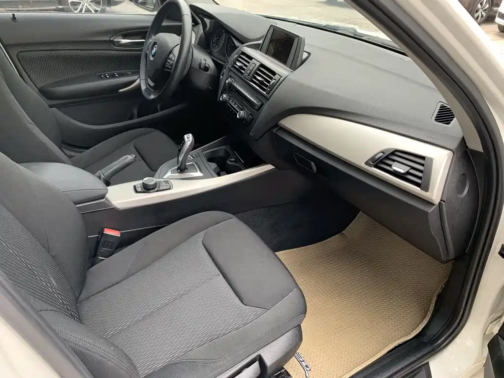 BMW 1 Series 2015 — фото 19