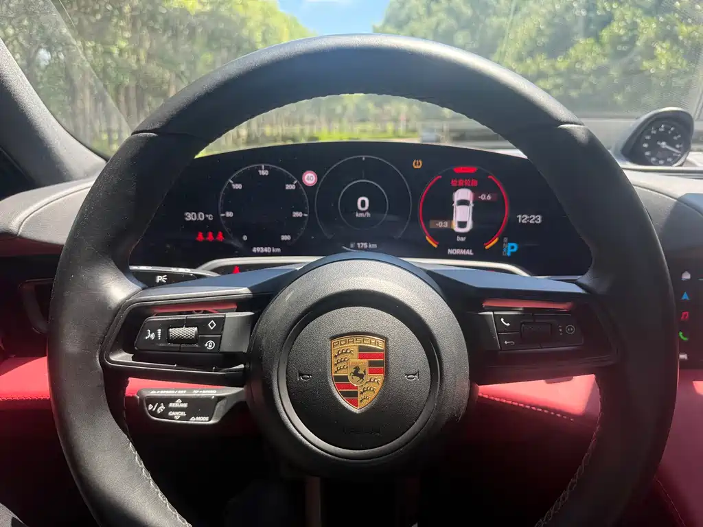 Porsche Taycan 2020 — фото 7