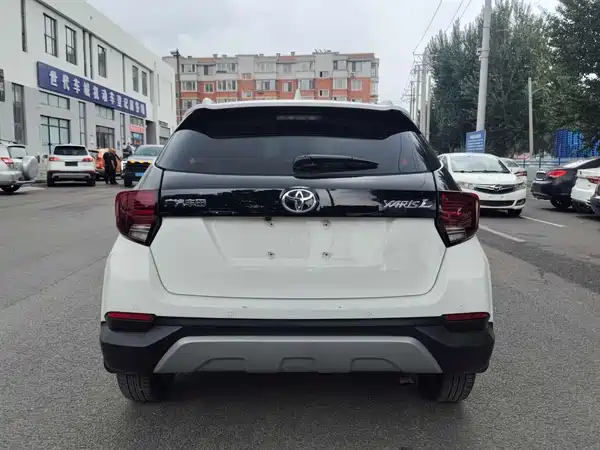 Toyota Yaris L 2022