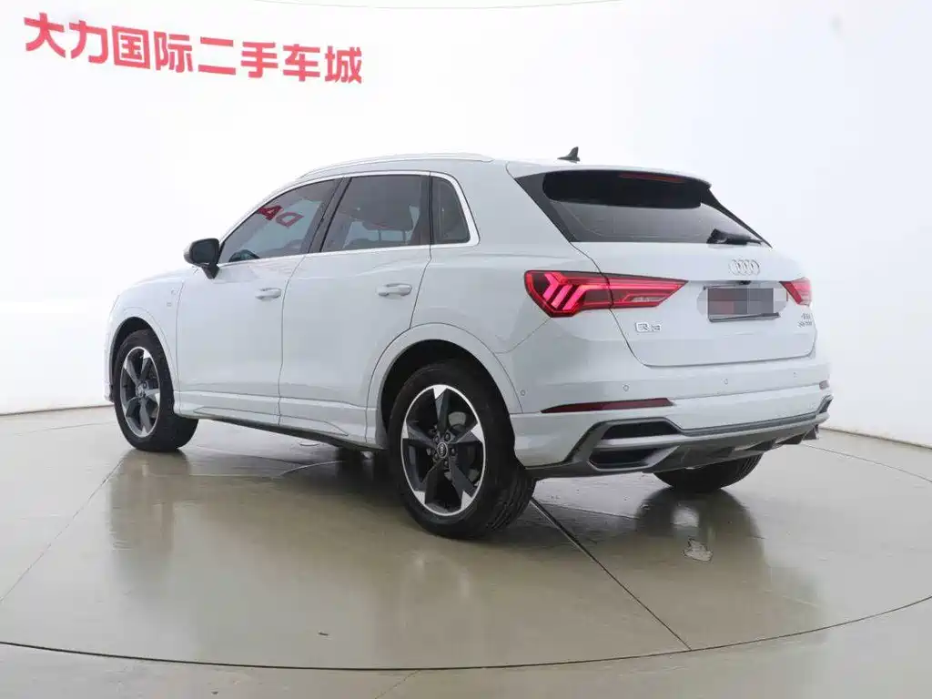 Audi Q3 2023 — фото 14