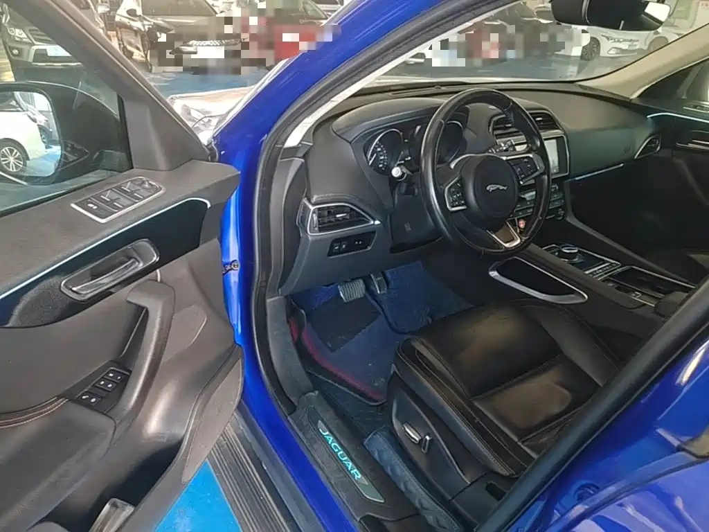 Jaguar F-PACE 2019 — фото 16
