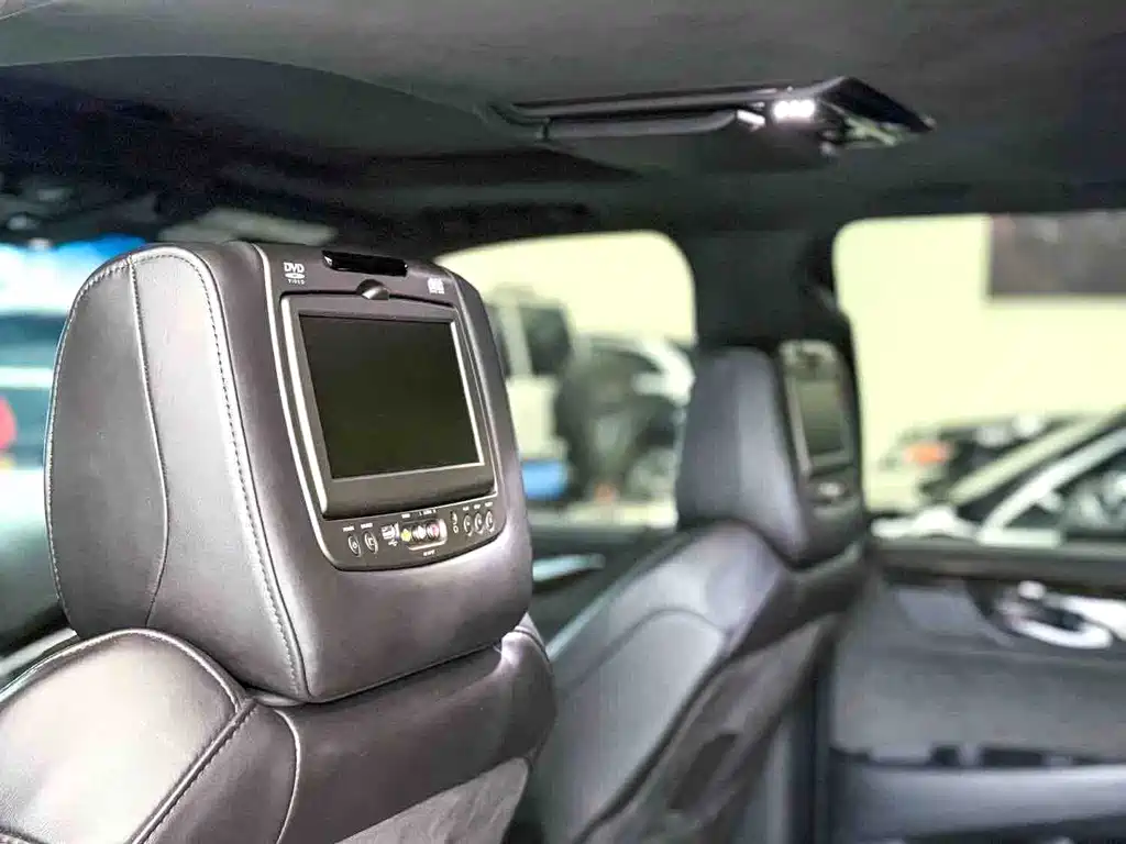 Cadillac Escalade 2018 — фото 15
