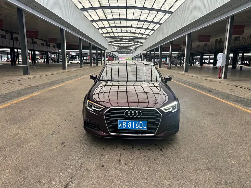 Audi A3 2018 — фото 2