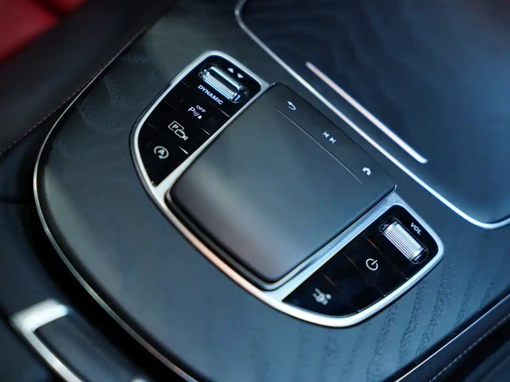 Mercedes-Benz E-Class 2024 — фото 45