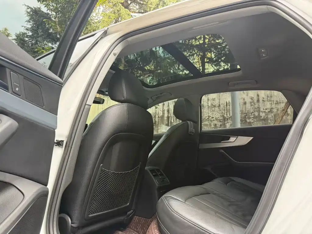 Audi A4L 2019