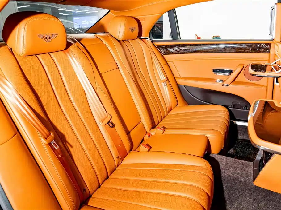 Bentley Flying Spur 2016 — фото 22