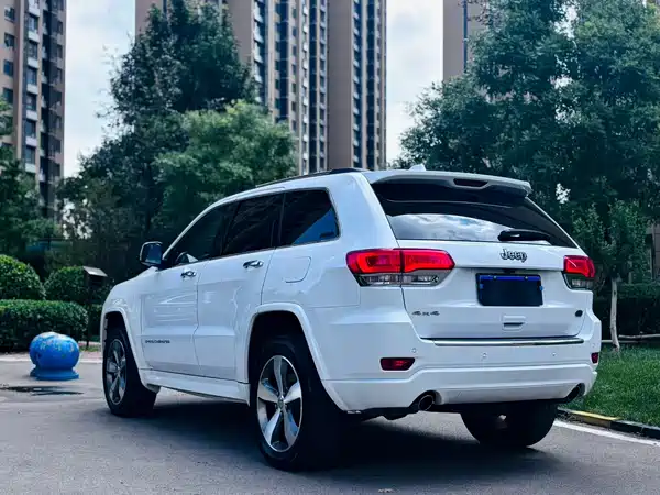 Jeep Grand Cherokee 2016