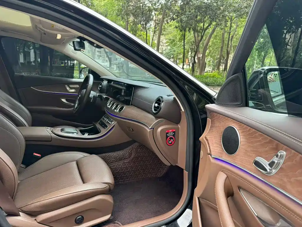Mercedes-Benz E-Class 2023 — фото 8