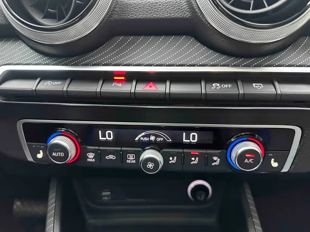 Audi Q2L 2022 — фото 14